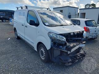 2021 Peugeot Expert MWB 2.0DT/8AT Van Photo