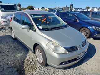 2005 Nissan Tiida Hatch Photo