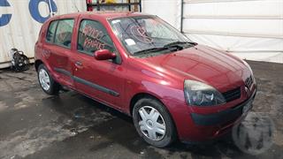 2002 Renault Clio 1.4 5DR A P Hatch Photo