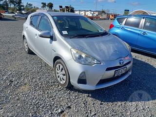 2014 Toyota Aqua Hybrid Hatch Photo