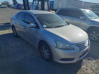 2015 Nissan Pulsar ST Sedan Photo