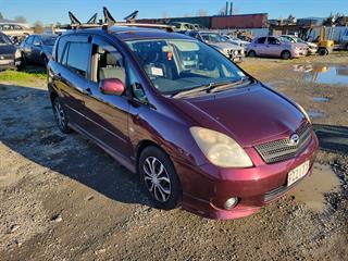2001 Toyota Spacio Station Wagon Photo
