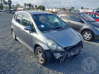 2006 Honda fit Hatch Photo