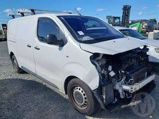 2022 Peugeot Expert MWB 2.0DT/8AT Van Photo