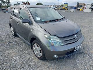 2004 Toyota IST 1.3L Hatch Photo