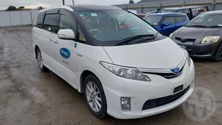 2014 Toyota Estima Hybrid Station Wagon Photo