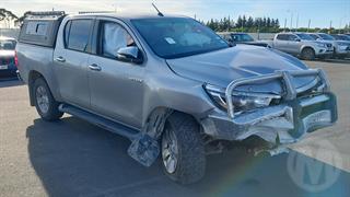 2015 Toyota Hilux SR5 TD DC 2.8D/4WD/ Dual Cab Utility Photo