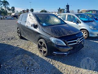 2013 Mercedes-Benz B 250 CGI Hatch Photo