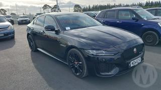 2020 Jaguar XE P250 R-dynamic SE Sedan Photo