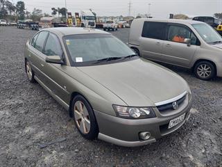 2005 Holden Commodore Calais V8 Sedan Photo
