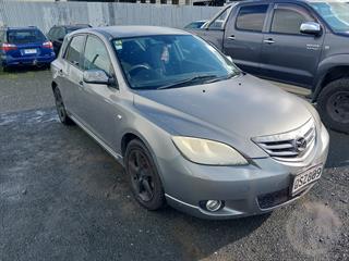 2005 Mazda Axela Hatch Photo