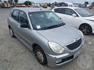 2002 Daihatsu Sirion Sirion 1.3P Hatch 5 Hatch Photo