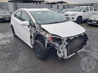 2013 Toyota Prius Hatch Photo