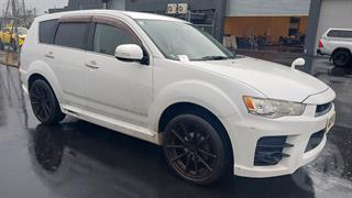 2010 Mitsubishi Outlander Station Wagon Photo