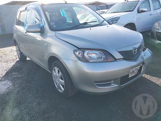 2004 Mazda Demio Hatch Photo