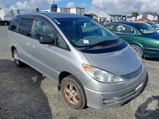 2001 Toyota Estima Station Wagon Photo