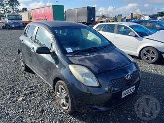 2005 Toyota Vitz Hatch Photo