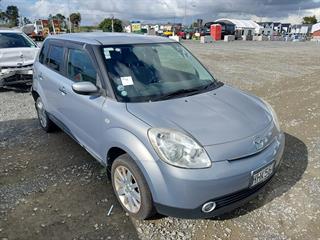 2005 Mazda Verisa Hatch Photo