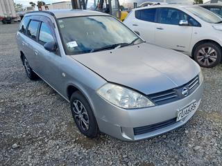 2002 Nissan Wingroad Station Wagon Photo