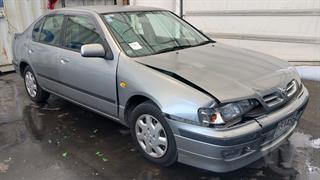 2000 Nissan Primera Sedan Photo