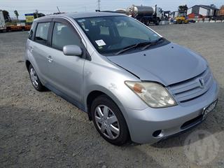 2005 Toyota IST Hatch Photo