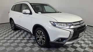 2017 Mitsubishi Outlander XLS 2.4P/4WD/CVT 5D Station Wagon Photo