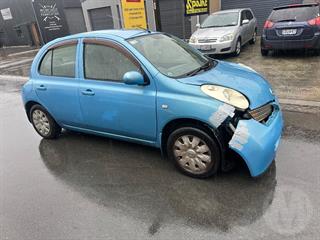 2002 Nissan March Hatch Photo