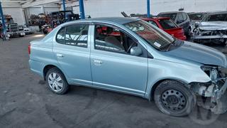 2003 Toyota Platz X Sedan Photo