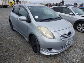 2005 Toyota Vitz Hatch Photo
