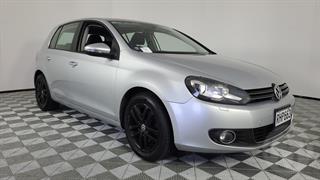 2012 Volkswagen Golf 5D Hatch Photo