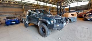 2000 Toyota Hilux 3.0D 4WD E/C C/C 5M Utility Photo
