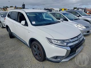 2015 Mitsubishi Outlander LS 2.0P/CVT/SW/5DR/ Station Wagon Photo
