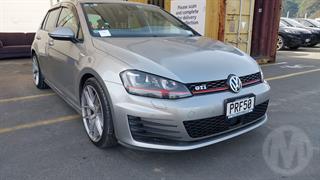 2013 Volkswagen Golf GTI 5D Hatch Photo