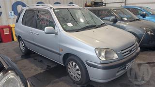 1998 Toyota Raum Station Wagon Photo