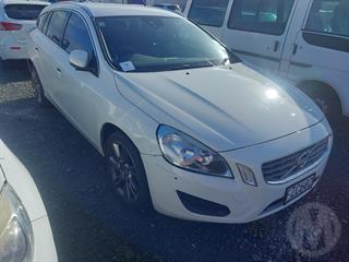 2011 Volvo V60 D5 2.4 D Station Wagon Photo