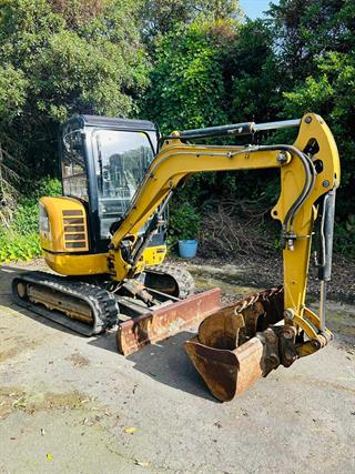 2013 Caterpillar 302.7D Excavator Photo
