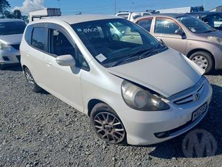 2006 Honda fit Hatch Photo