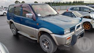 1994 Nissan Mistral Station Wagon Photo
