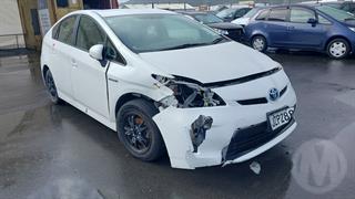 2013 Toyota Prius Hybrid Station Wagon Photo