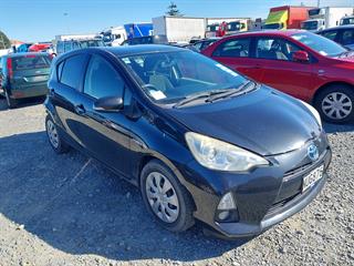 2012 Toyota Aqua Hybrid Hatch Photo