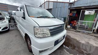 2002 Nissan Elgrand Highway Star Van Photo