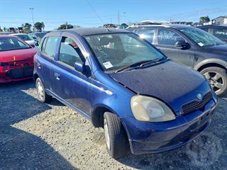 2000 Toyota Vitz Hatch Photo