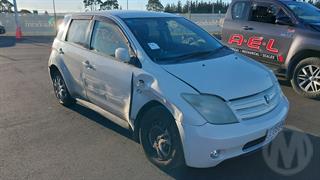 2004 Toyota IST Hatch Photo