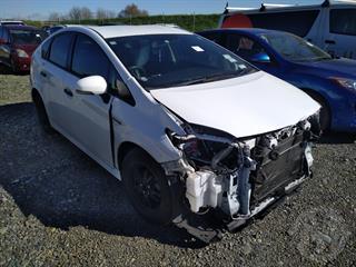 2014 Toyota Prius Hatch Photo