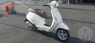 2018 Vespa Primavera 50 4T Scooter Photo
