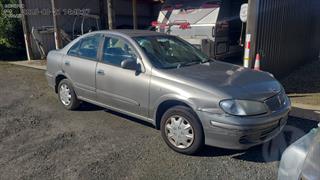 2001 Nissan Bluebird Sedan Photo