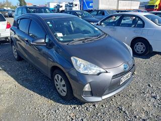 2014 Toyota Aqua Hybrid Hatch Photo
