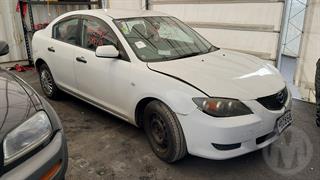 2004 Mazda Axela Sedan Photo