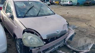 2000 Toyota Vitz Hatch Photo