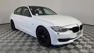 2013 BMW 320i 4D Sedan Photo